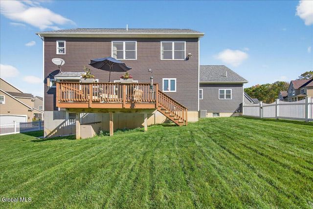 17 Meadowbrook Court, Ballston, NY 12020