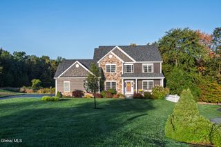 17 Meadowbrook Court, Ballston, NY 12020