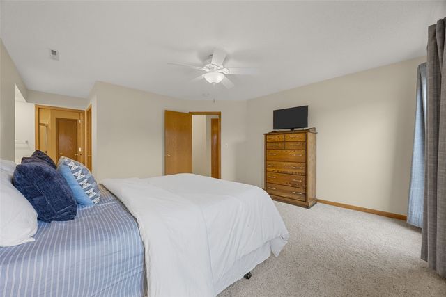 4761 Westchester Drive NE C, Cedar Rapids, IA 52402