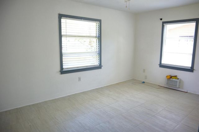 1056 NE 34th Court, Oakland Park, FL 33334