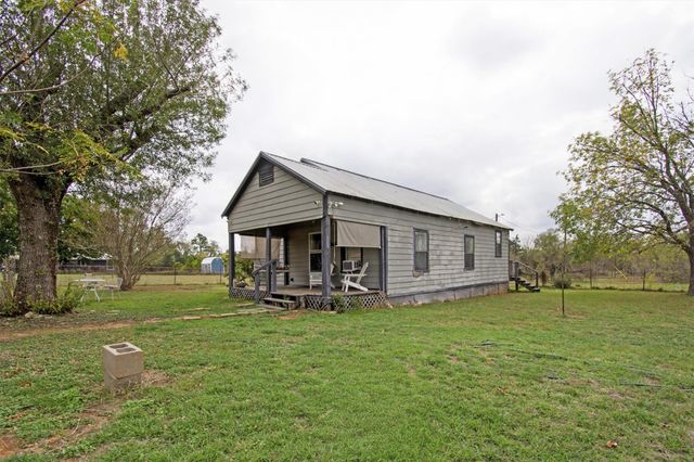 163 Lower Elgin RD, Elgin, TX 78621