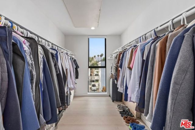 1243 N Gower Street, Los Angeles, CA 90038