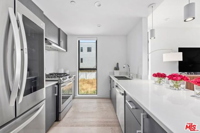 1243 N Gower Street, Los Angeles, CA 90038