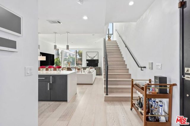 1243 N Gower Street, Los Angeles, CA 90038