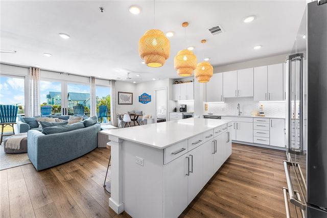 630 W Center Square 206, Port Aransas, TX 78373