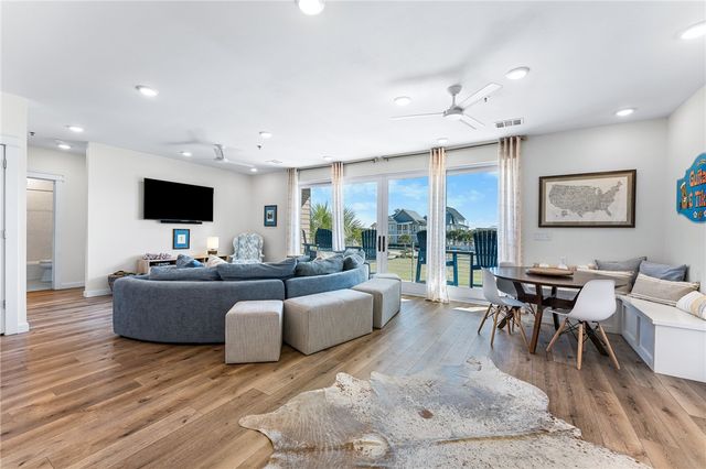 630 W Center Square 206, Port Aransas, TX 78373