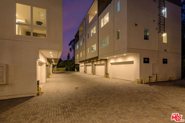 5841 David Avenue, Los Angeles, CA 90034