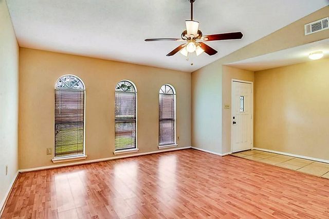 6907 Tara Drive, Richmond, TX 77469