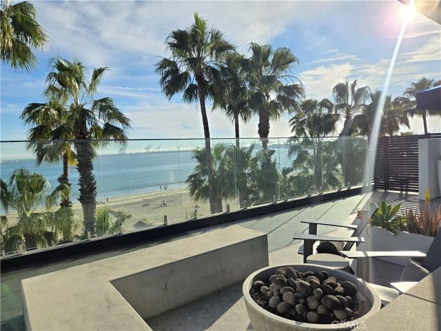 25 15th, Long Beach, CA 90802