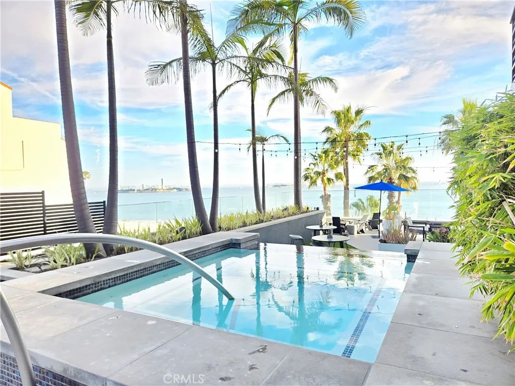 25 15th, Long Beach, CA 90802