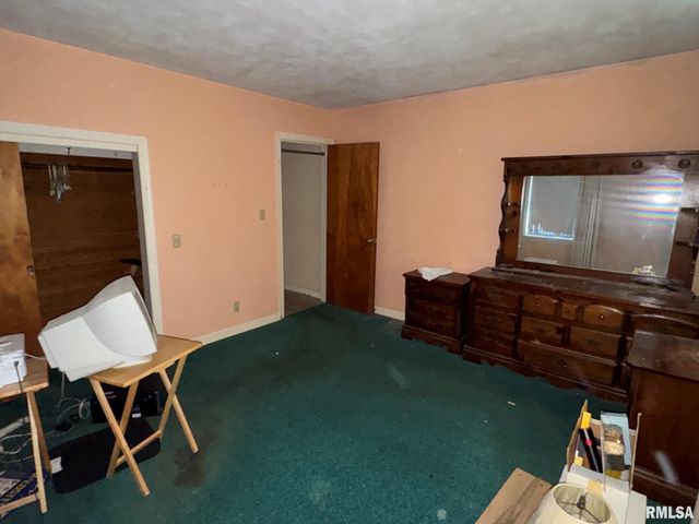 154 N STEWART Street, Creve Coeur, IL 61610