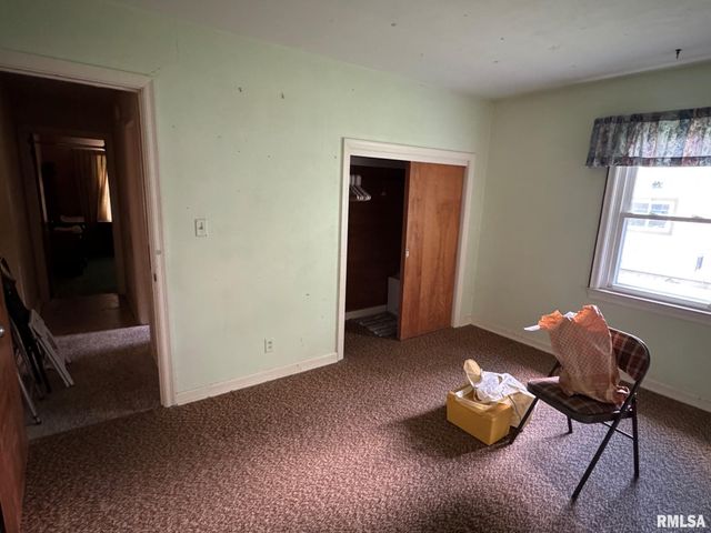 154 N STEWART Street, Creve Coeur, IL 61610