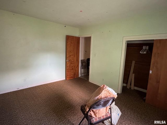 154 N STEWART Street, Creve Coeur, IL 61610