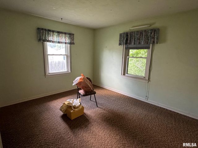154 N STEWART Street, Creve Coeur, IL 61610
