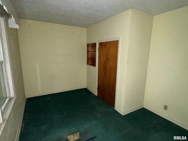 154 N STEWART Street, Creve Coeur, IL 61610