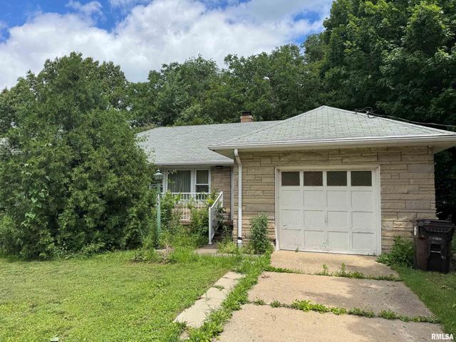 154 N STEWART Street, Creve Coeur, IL 61610