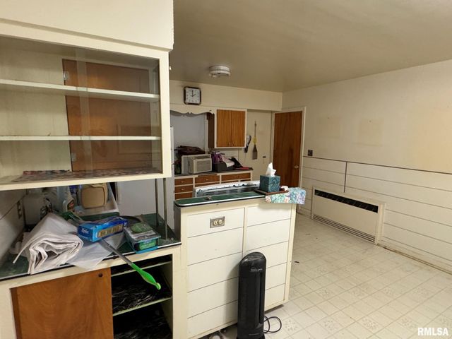 154 N STEWART Street, Creve Coeur, IL 61610