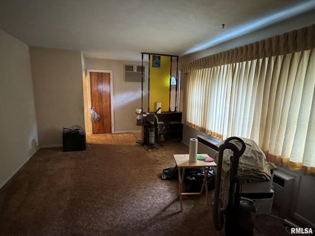 154 N STEWART Street, Creve Coeur, IL 61610