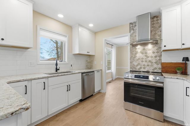 7824 Sunderland Drive, Fort Wayne, IN 46835