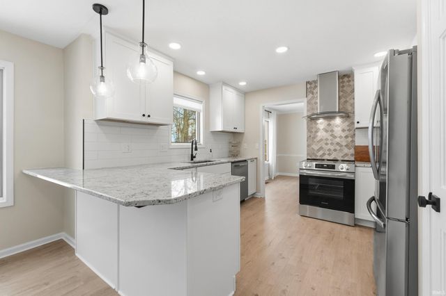 7824 Sunderland Drive, Fort Wayne, IN 46835