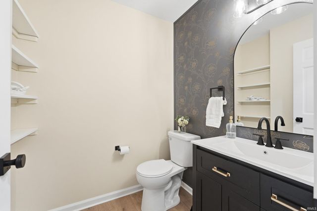 7824 Sunderland Drive, Fort Wayne, IN 46835