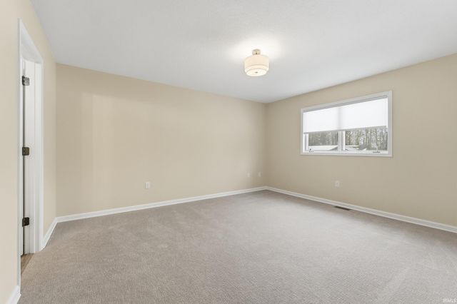 7824 Sunderland Drive, Fort Wayne, IN 46835