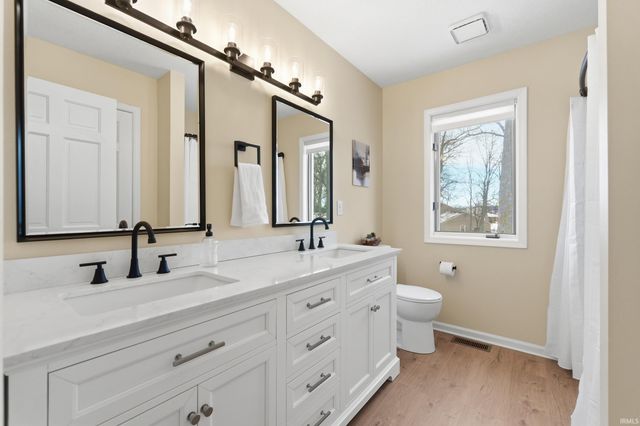 7824 Sunderland Drive, Fort Wayne, IN 46835