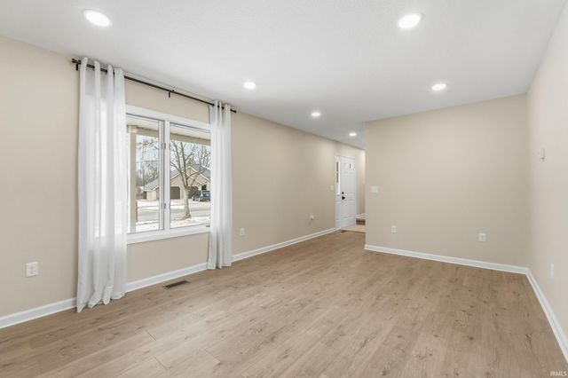 7824 Sunderland Drive, Fort Wayne, IN 46835