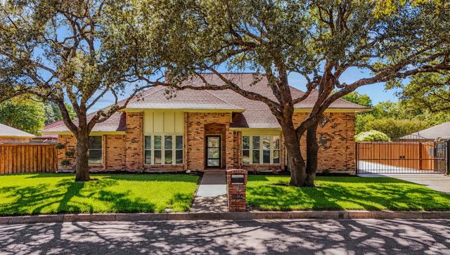7104 Church Park Drive, Fort Worth, TX 76133