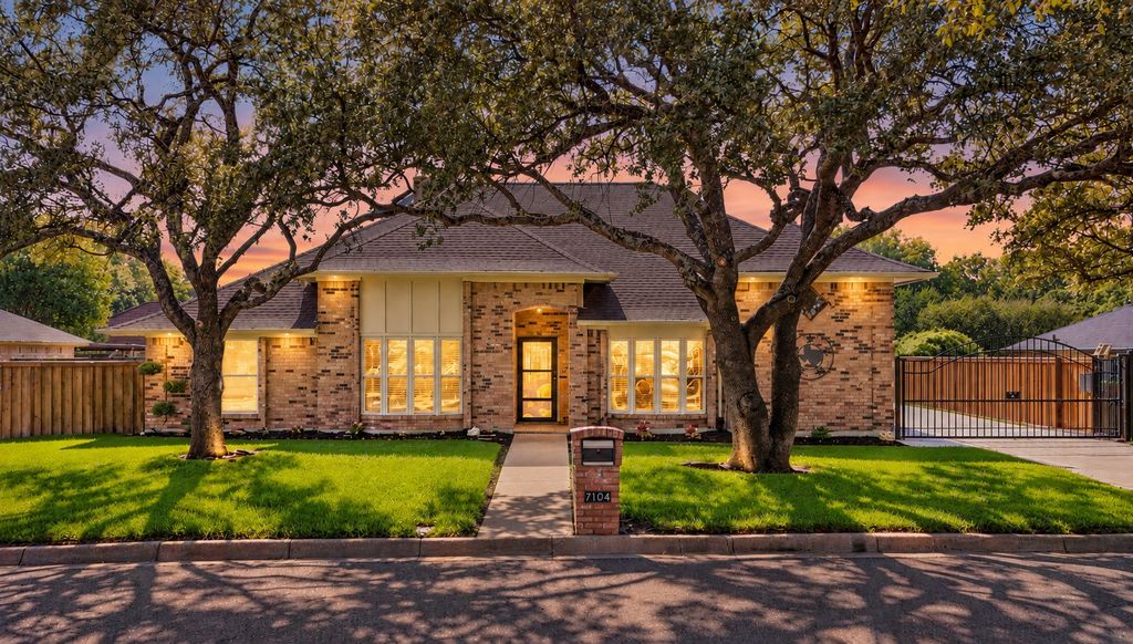 7104 Church Park Drive, Fort Worth, TX 76133