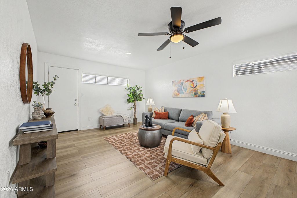 723 E SUNNYSLOPE Lane, Phoenix, AZ 85020 — photo 4