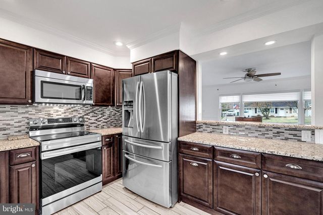 6 UNITY TURN, Levittown, PA 19056