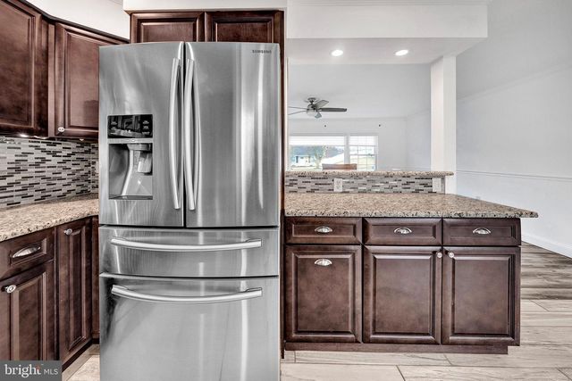 6 UNITY TURN, Levittown, PA 19056