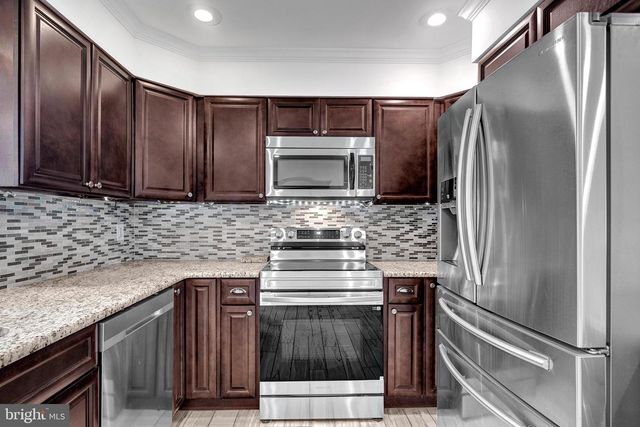 6 UNITY TURN, Levittown, PA 19056