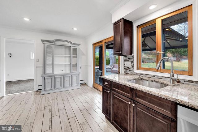 6 UNITY TURN, Levittown, PA 19056