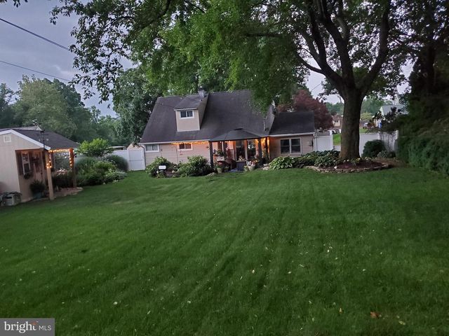 6 UNITY TURN, Levittown, PA 19056