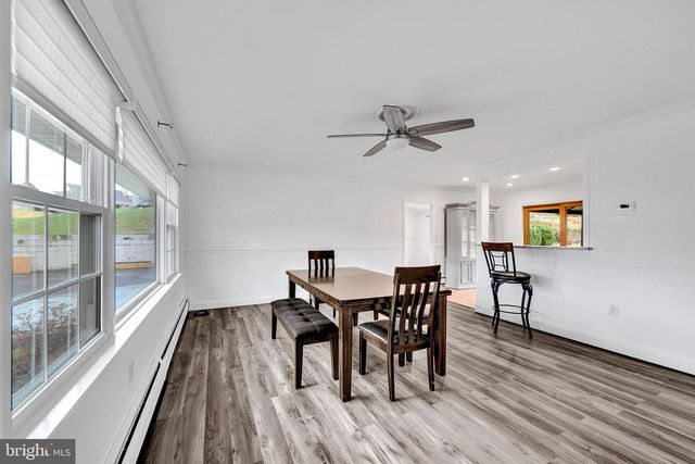 6 UNITY TURN, Levittown, PA 19056