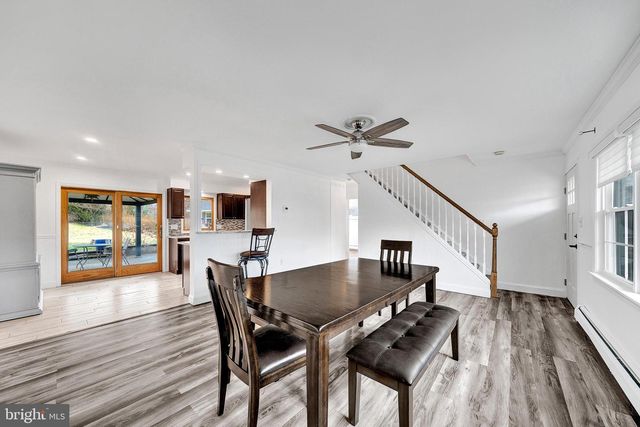 6 UNITY TURN, Levittown, PA 19056