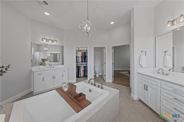 12007 Lago Terra Boulevard, Belton, TX 76513