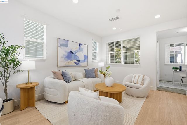 37660 Cape Cod Rd, Newark, CA 94560
