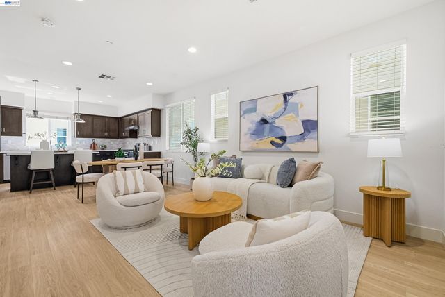 37660 Cape Cod Rd, Newark, CA 94560