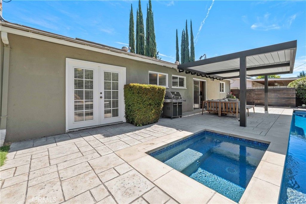 Image 16 of property listing at 6619 Franrivers Avenue, West Hills, CA 91307