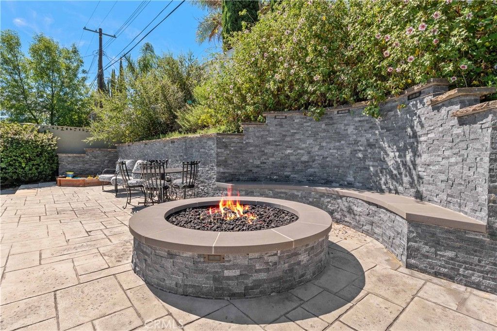 Image 19 of property listing at 6619 Franrivers Avenue, West Hills, CA 91307