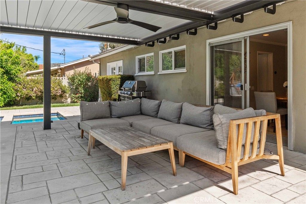 Image 20 of property listing at 6619 Franrivers Avenue, West Hills, CA 91307