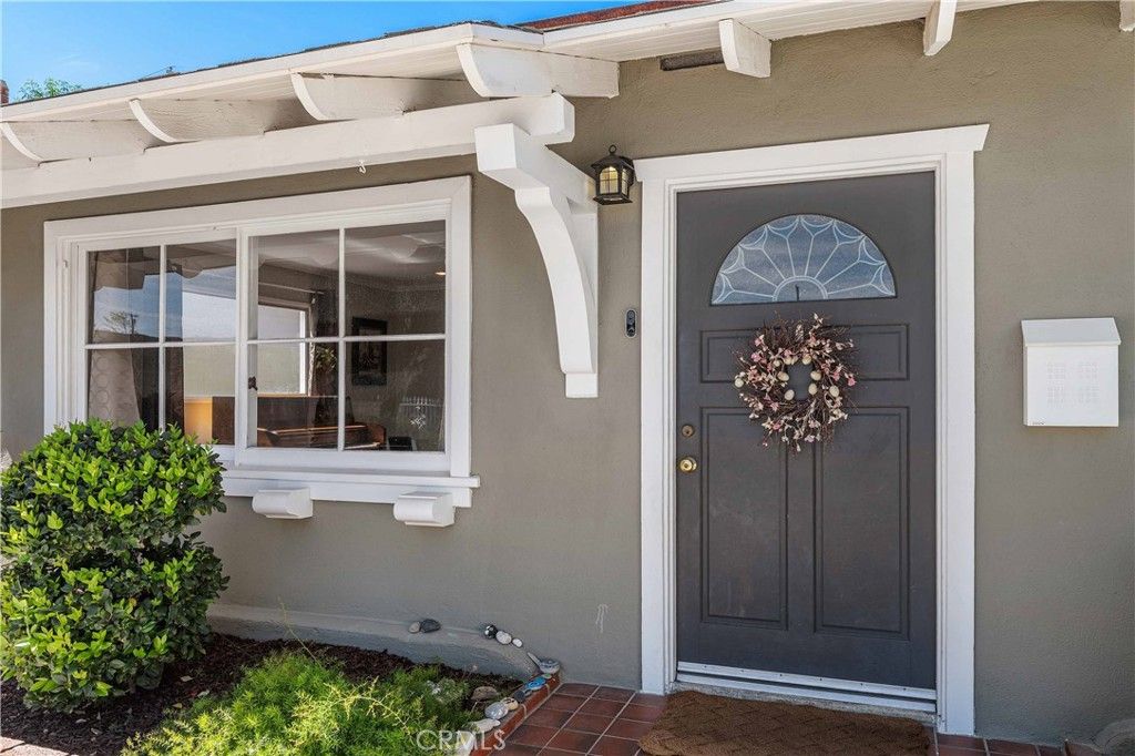 Image 4 of property listing at 6619 Franrivers Avenue, West Hills, CA 91307