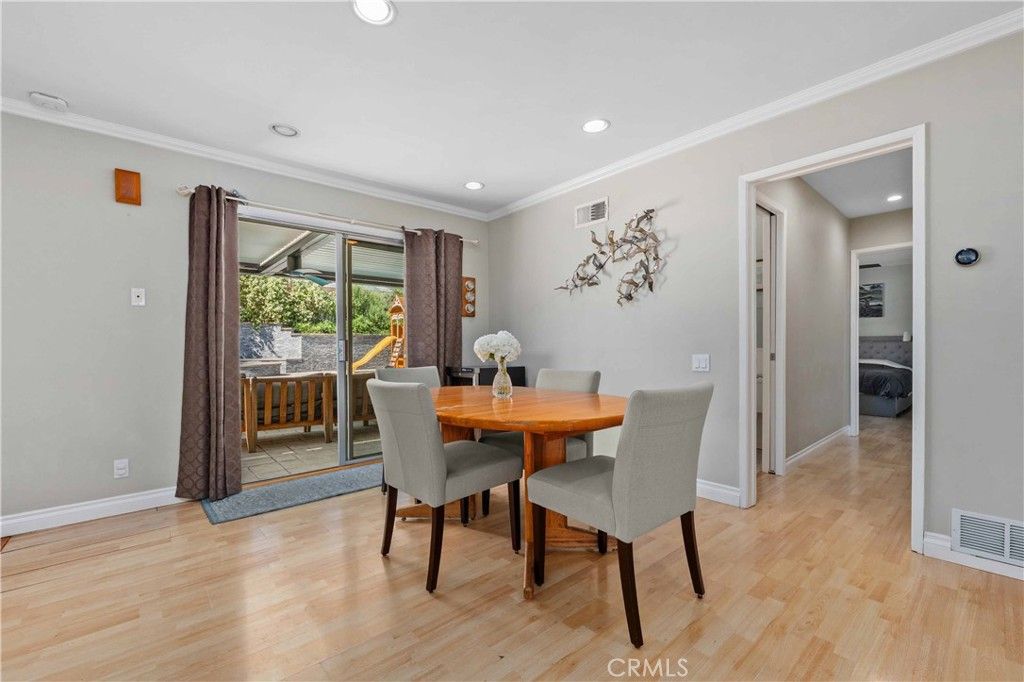 Image 9 of property listing at 6619 Franrivers Avenue, West Hills, CA 91307