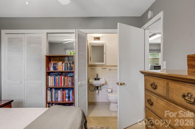 376 School Road E, Asheville, NC 28803