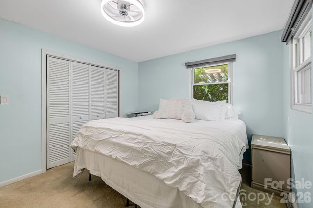 376 School Road E, Asheville, NC 28803