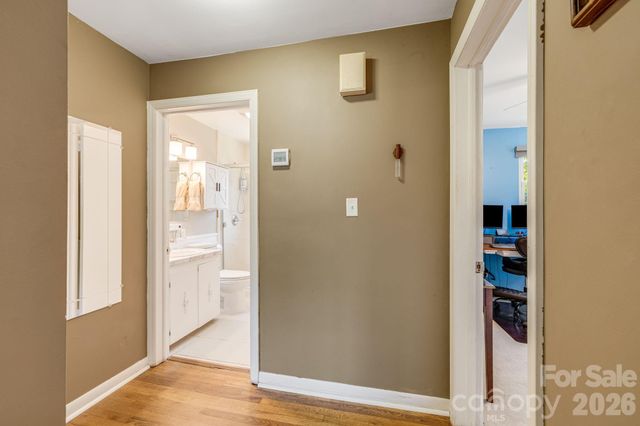 376 School Road E, Asheville, NC 28803