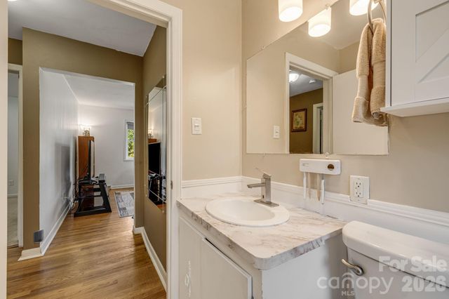 376 School Road E, Asheville, NC 28803